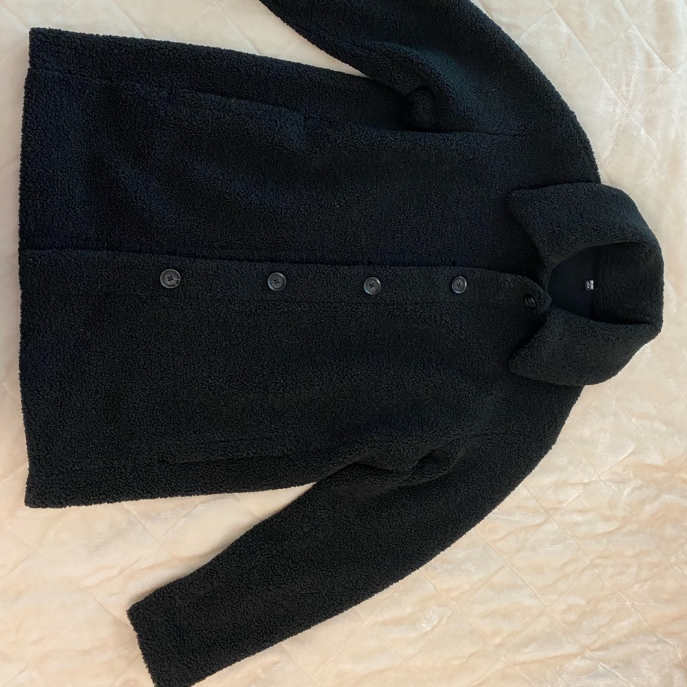 Uniqlo black oversized fleece coat, size S, like new, worn once